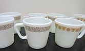 BIN PRICE $10. GROUP OF 8 PYREX D HANDLE MUGS. MINT CONDITION.Image - 2