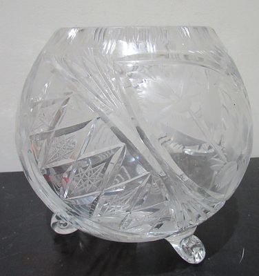 BIN PRICE $10. 3 FOOTED ETCHED CRYSTAL ROSE BOWL.