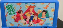 BIN PRICE $10. VINTAGE NEW KIDS ON THE BLOCK HARD PLASTIC LUNCH BOX.Image - 2