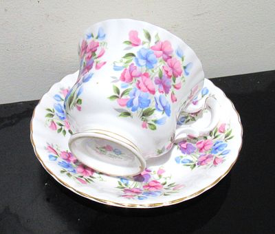 ROYAL ALBERT SPRINGTIME SERIES SWEET PEA CUP & SAUCER. EXC. CONDITION, NO CHIPS, CRACKS, REPAIRS.