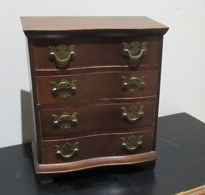 SALESMAN'S SAMPLE STYLE CHIPPENDALE JEWELRY BOX.