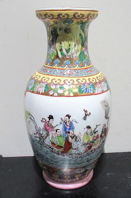 BIN PRICE $10. VINTAGE CHINESE PORCELAIN HAND DECORATED VASE. 12" HIGH.