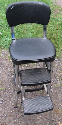BIN PRICE $10.RETRO MCM C.1950S STEPSTOOL. REQUIRES ONE SCREW.