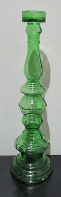 BIN PRICE $10. MCM ITALIAN GREEN ART GLASS TALL & SLENDER VASE.