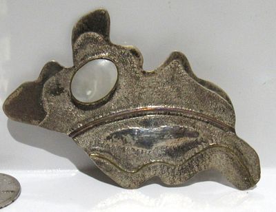 STERLING SILVER WITH MOP CABOCHON MCM MODERNIST BROOCH/PENDANT.