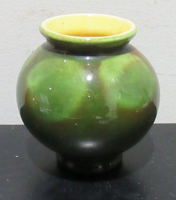 CHAPLEAU STUDIO POTTERY CANADA SMALL MAJOLICA GLAZE VASE.