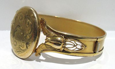 ANTIQUE GF LOCKET BRACELET.