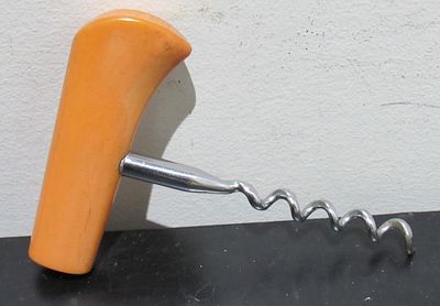 CATALIN HANDLED CORKSCREW.