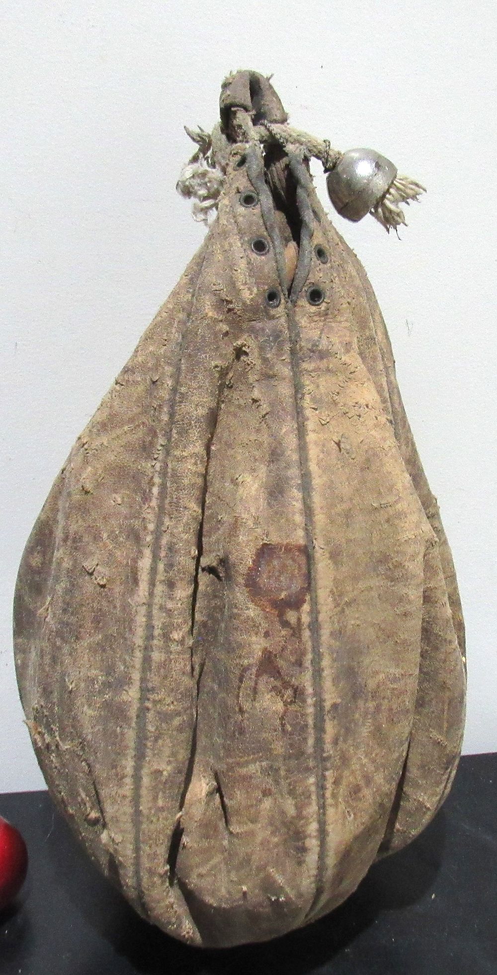 BIN PRICE $10. VINTAGE PUNCHING BAG. AS FOUND. GREAT MAN CAVE ITEM!