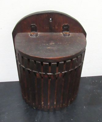 BIN PRICE $15. ANTIQUE WALL BOX. MINOR COND. NOTE CENTRE PIC 9.