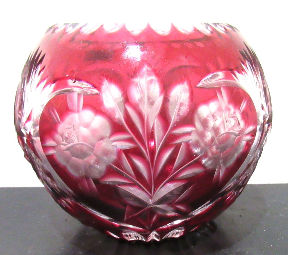 SOLD SOLD SOLD BIN PRICE $25. STUNNING VINTAGE CUT TO CLEAR RUBY ROSE BOWL MINT CONDITION. 5" 