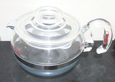 BIN PRICE $10.VINTAGE PYREX 6 CUP TEA KETTLE. EXC. CONDITION.