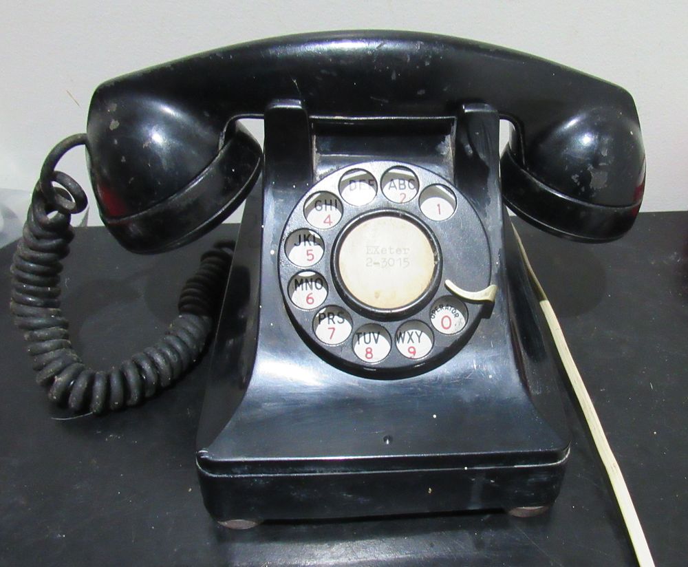BIN PRICE $20. ART DECO GENERAL ELECTRIC BLACK BAKELITE TELEPHONE. VG COND. NO CHIPS, CRACKS 