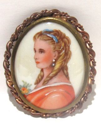 HAND DECORATED LIMOGES FRANCE BROOCH.