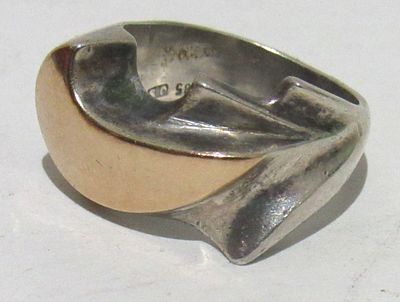 STERLING SILVER & 14KT GOLD MCM /MODERNIST RING. SIZE 6.25.