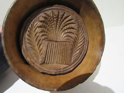 ANTIQUE PRIMITIVE BUTTER MOLD/PRESS.