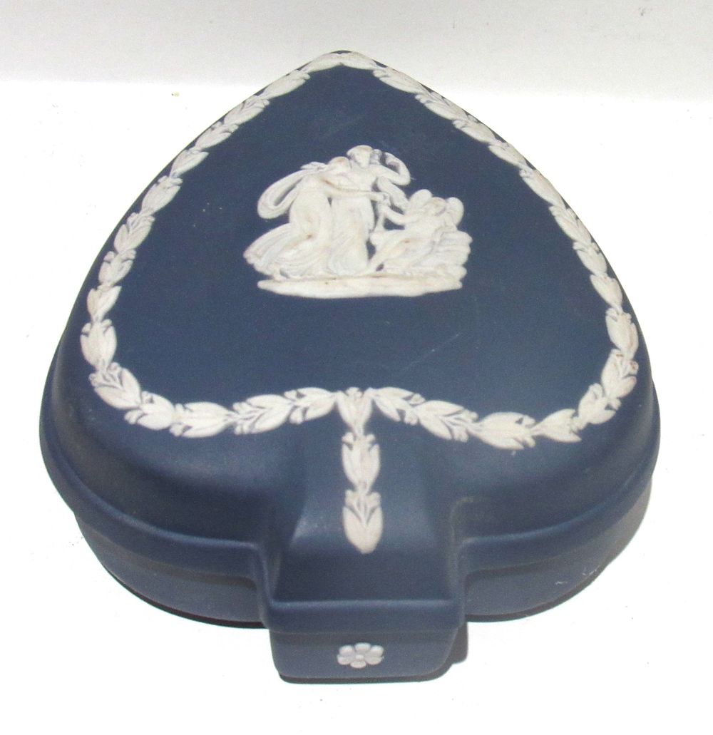 Lot 268: BUY-IT-NOW PRICE $20. WEDGWOOD DARK BLUE BASALT HEART SHAPED TRINKET BOX.