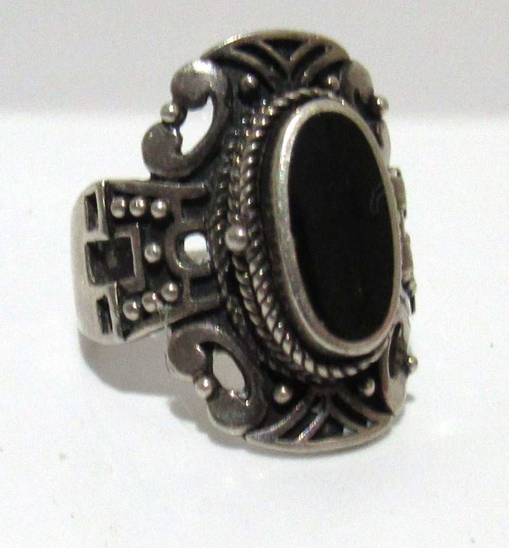 Lot 387: SOLD SOLD SOLD WITH BUY-IT-NOW PRICE $75. VINTAGE STERLING SILVER POISON RING WITH ONYX.