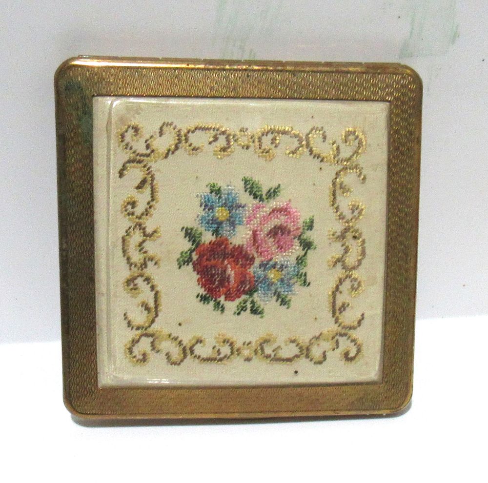 Lot 390: BUY-IT-NOW PRICE $10. VINTAGE COMPACT WITH PETIT POINT.