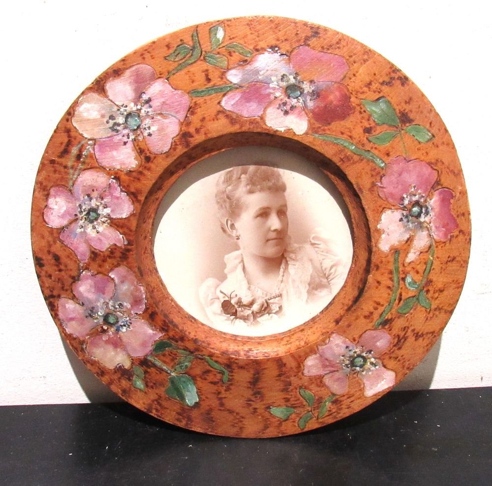 Lot 546:  BUY-IT-NOW PRICE $20. ANTIQUE BIRDS EYE MAPLE HAND PAINTED ROUND PICTURE FRAME.