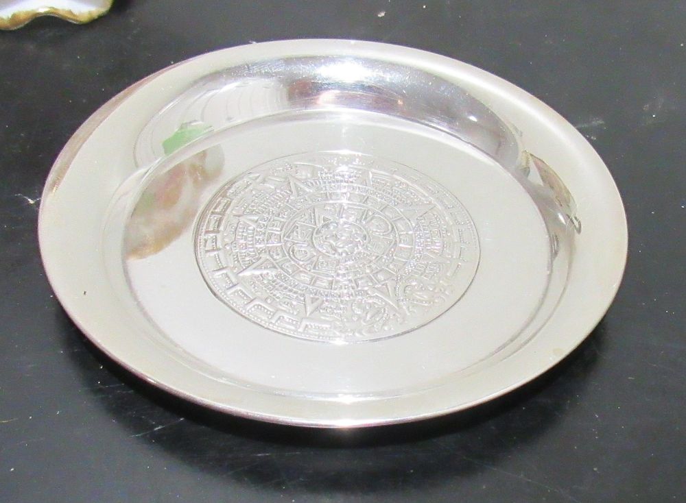 Lot 568: BUY-IT-NOW $85. AZTEC/MAYAN THEME MEXICAN STERLING SILVER DISH. 46.34 GRAMS.
