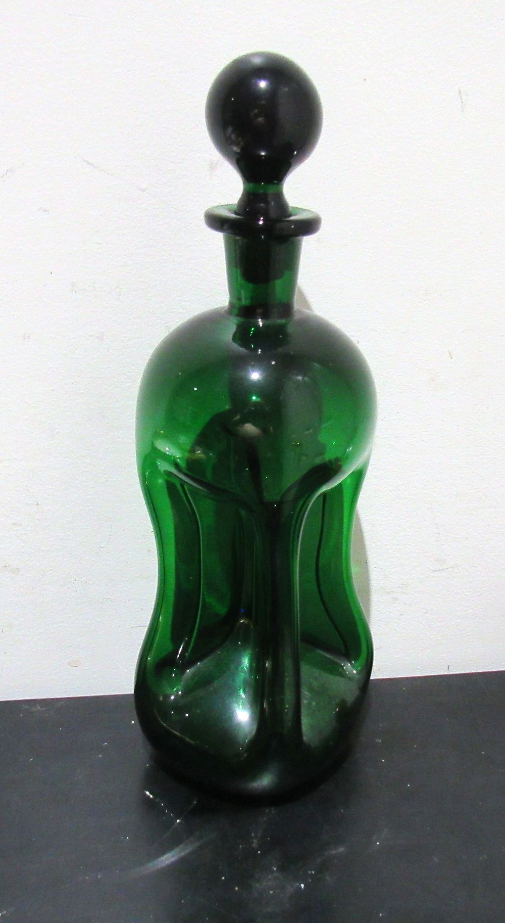 Lot 577: BUY-IT-NOW PRICE $20. HOLMGAARD DENMARK (FOIL LABEL REMOVED) MCM MODERNIST GREEN DECANTER.