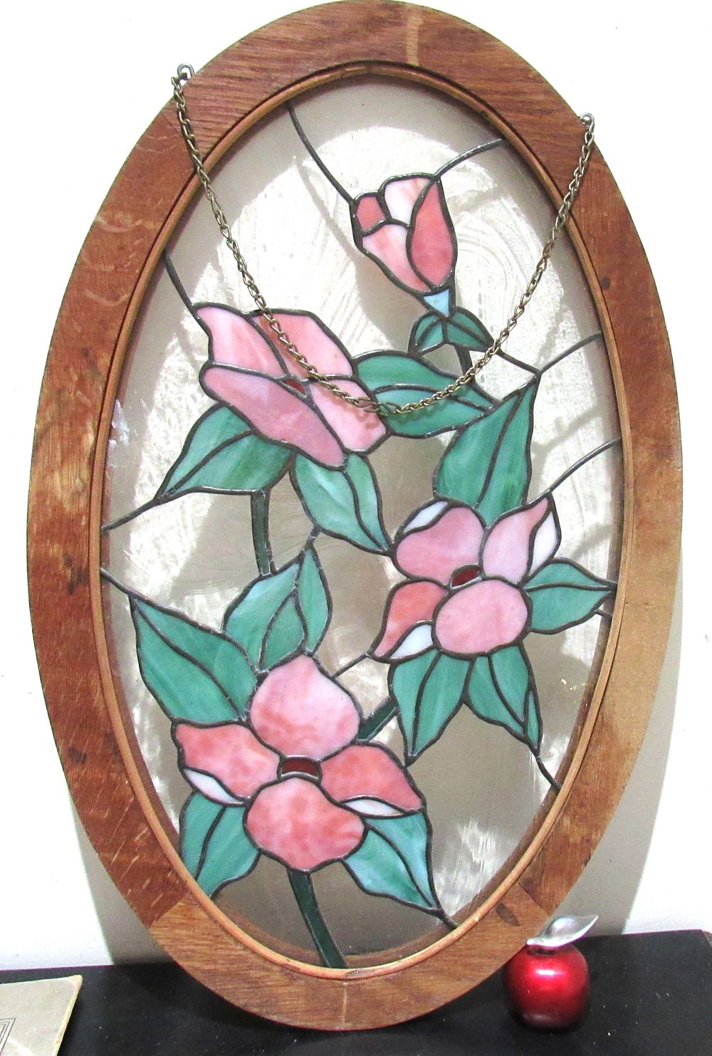 Lot 606: BUY-IT-NOW PRICE $25. GENUINE CANADIAN MADE FRAMED STAIN GLASS PANEL. PICK UP ONLY.