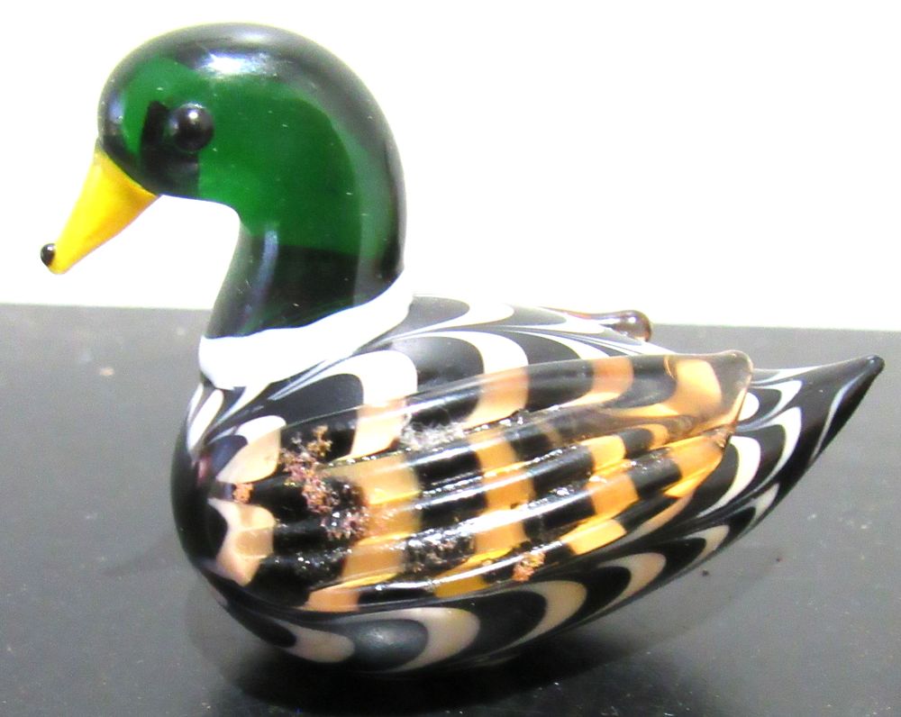 Lot 611: BUY-IT-NOW $10. MINIATURE FITZ & FLOYD (FOIL LABEL REMOVED) ART GLASS MALLARD DUCK.