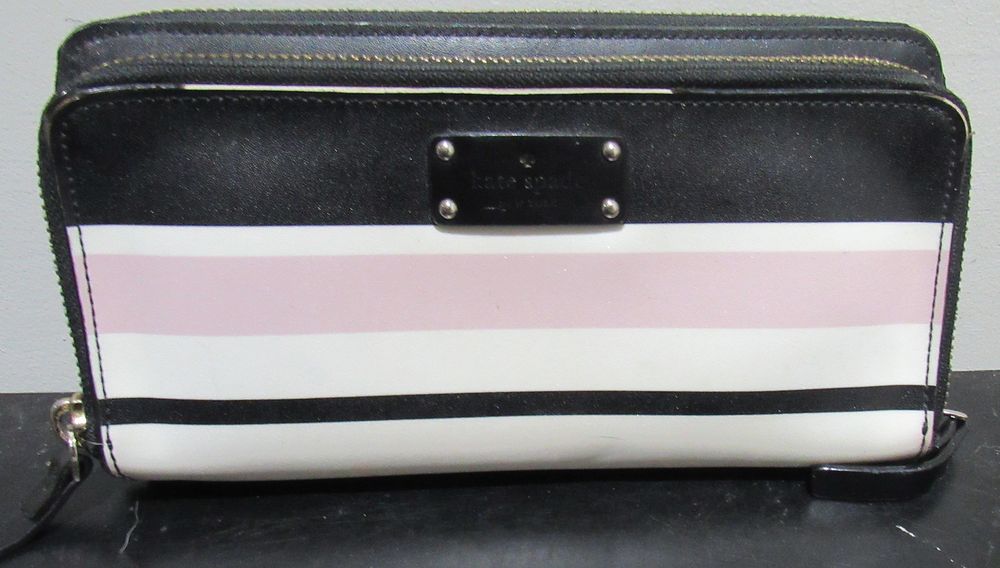 Lot 614: BUY-IT-NOW $10. KATE SPADE WALLET/CLUTCH.