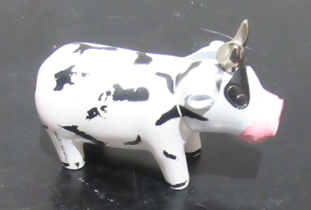 Lot 617: BUY-IT-NOW $10. NOVELTY PIG BUTANE LIGHTER. WORKING. PICK UP ONLY.