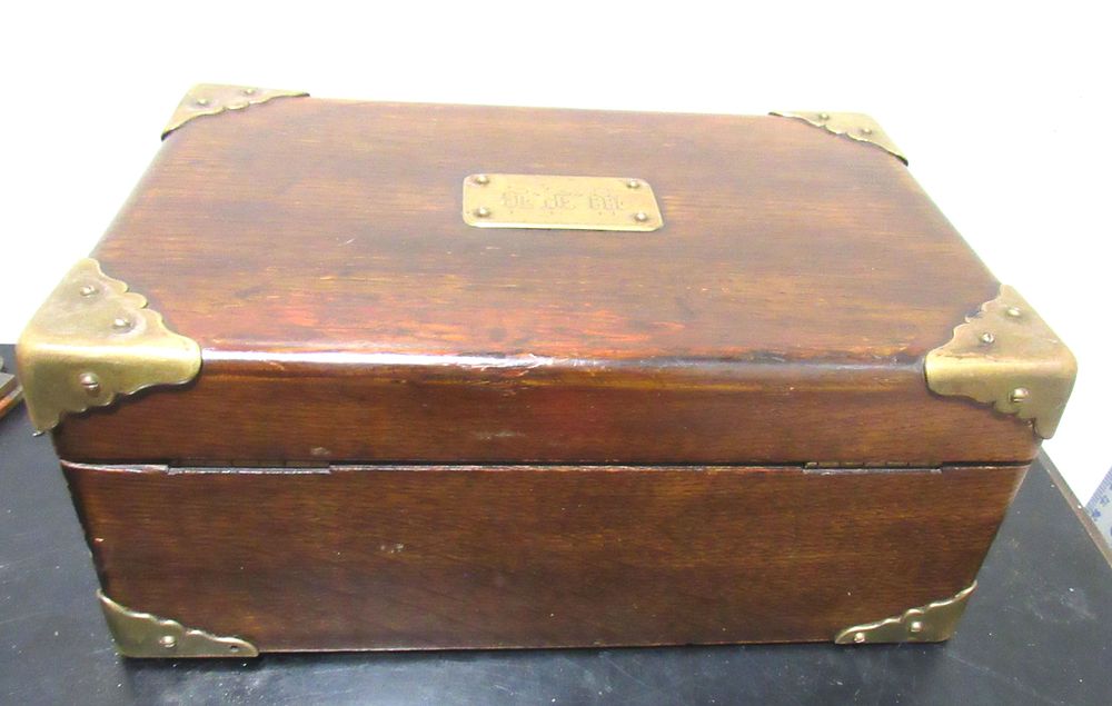 Lot 635: BUY-IT-NOW PRICE $60. ANTIQUE TIN LINED CIGAR HUMIDOR. NO KEY.