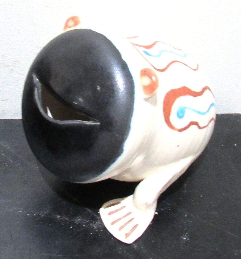 Lot 636: BUY-IT-NOW PRICE $35.SIGNED MCM STYLIZED SMILING FROG FIGURAL. HANDPAINTED.