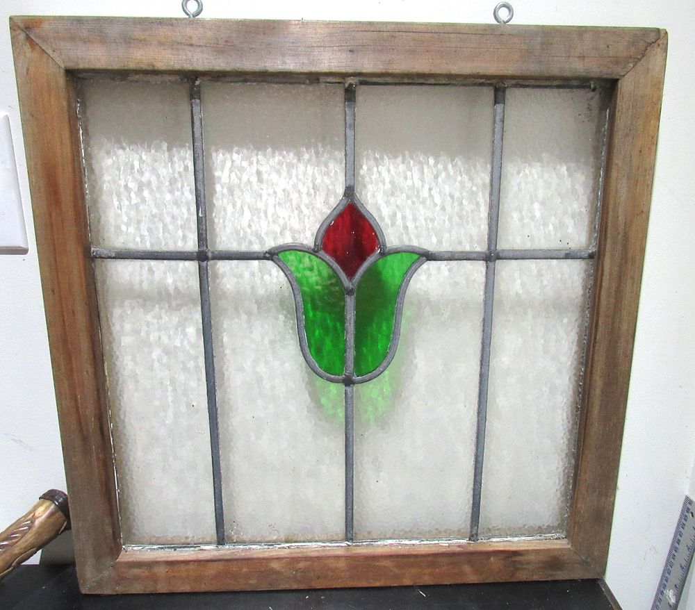 Lot 643: SOLD SOLD SOLD WITH BUY-IT-NOW PRICE $40. ANTIQUE STAINED GLASS WINDOW. OVERALL HEIGHT 20" X 20" WIDE.