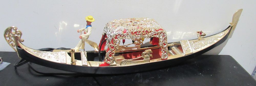 Lot 662: BUY-IT-NOW PRICE $25. RETRO MCM C.1960S HARD PLASTIC GONDOLA LAMP. MADE IN ITALY.