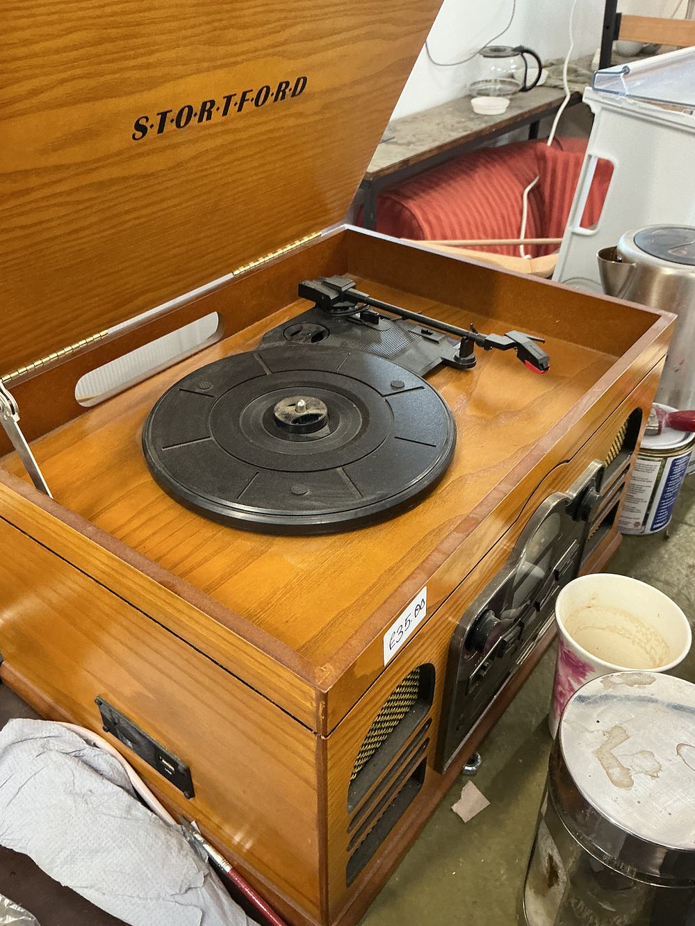 Lot 285: Stortford Retro Style Tabletop Record Player and Analogue Radio System