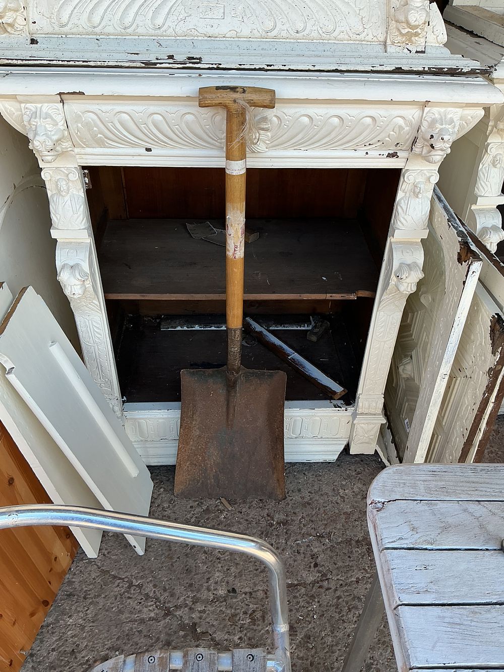Lot 302: A Victorian Style Ornate White-Painted Carved Cabinet Section and a Vintage T-Handle Spade