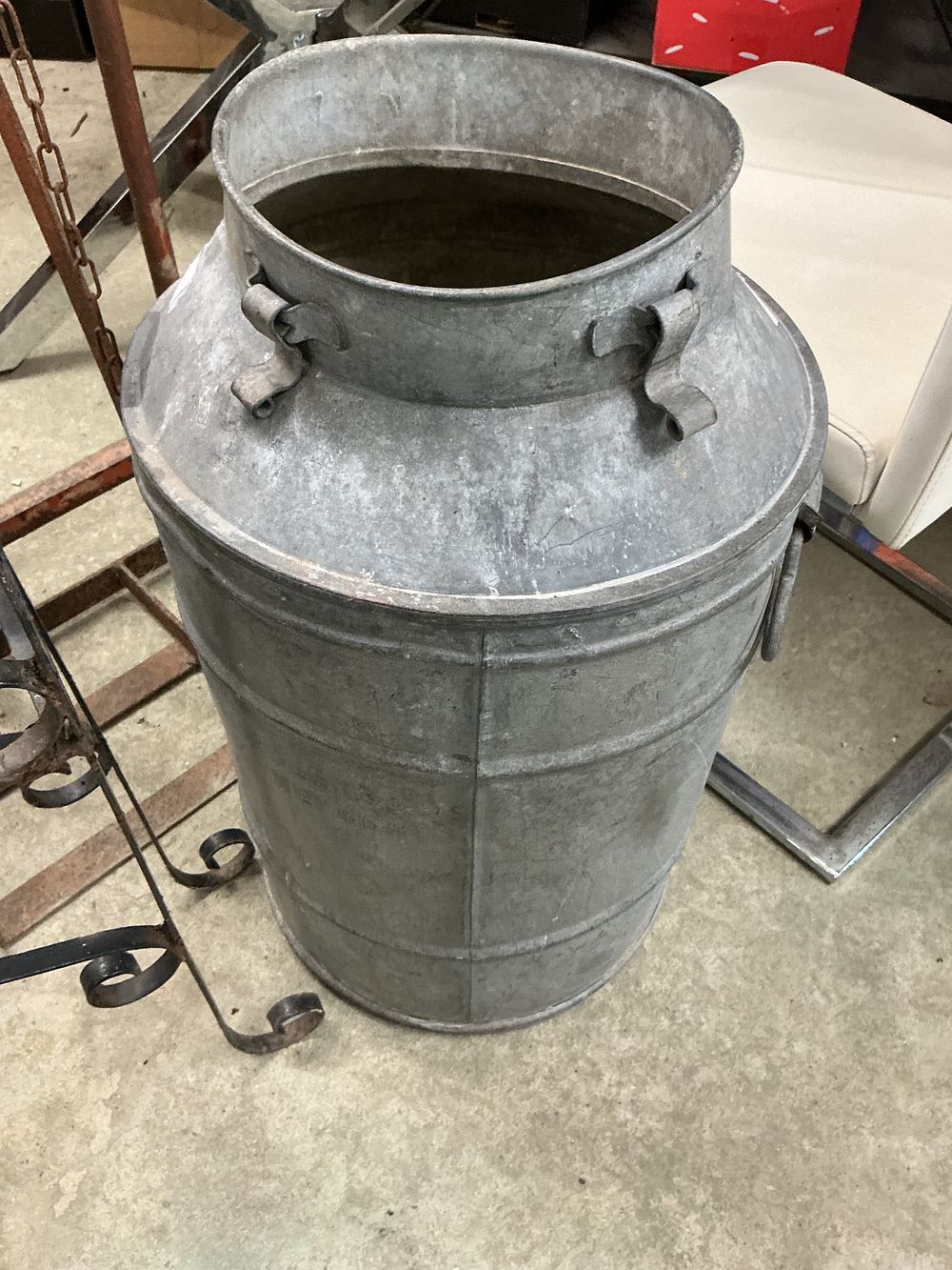 Lot 461: Vintage Galvanised Metal Milk Churn