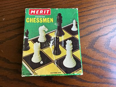 A Vintage Boxed Merit Staunton Chessmen Set by J & L Randall Ltd. A vintage Merit Staunton 