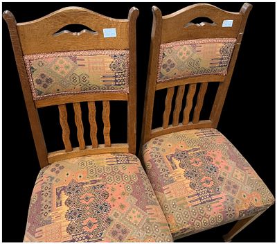 4 x of Arts and Crafts Style Oak Side Chairs. 4 of early 20th-century oak side chairs in the 