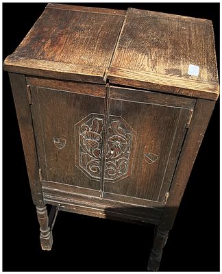 Jacobean Revival Oak Gramophone Cabinet. An early 20th-century oak gramophone cabinet 
