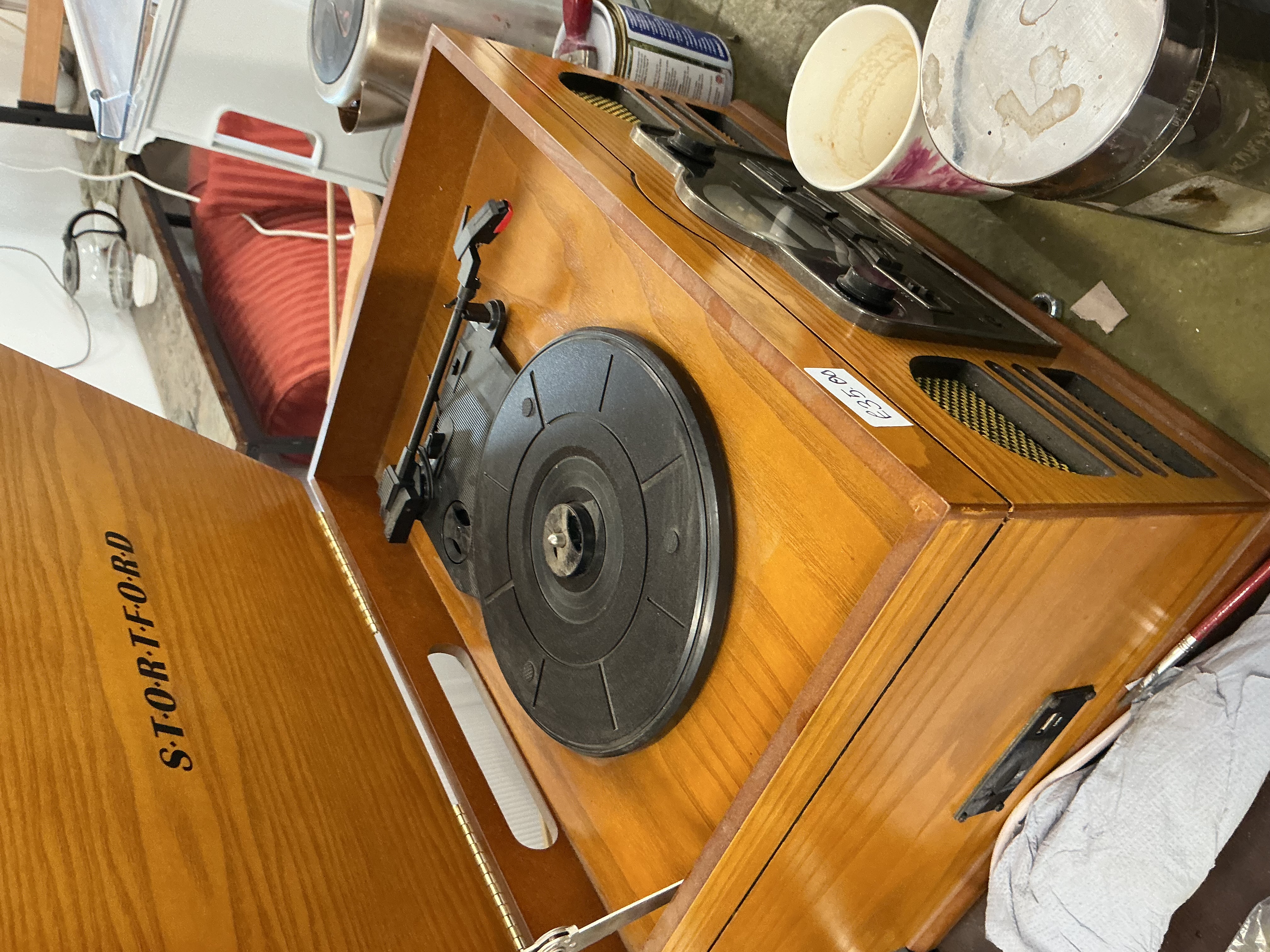 Stortford Retro Style Tabletop Record Player and Analogue Radio System