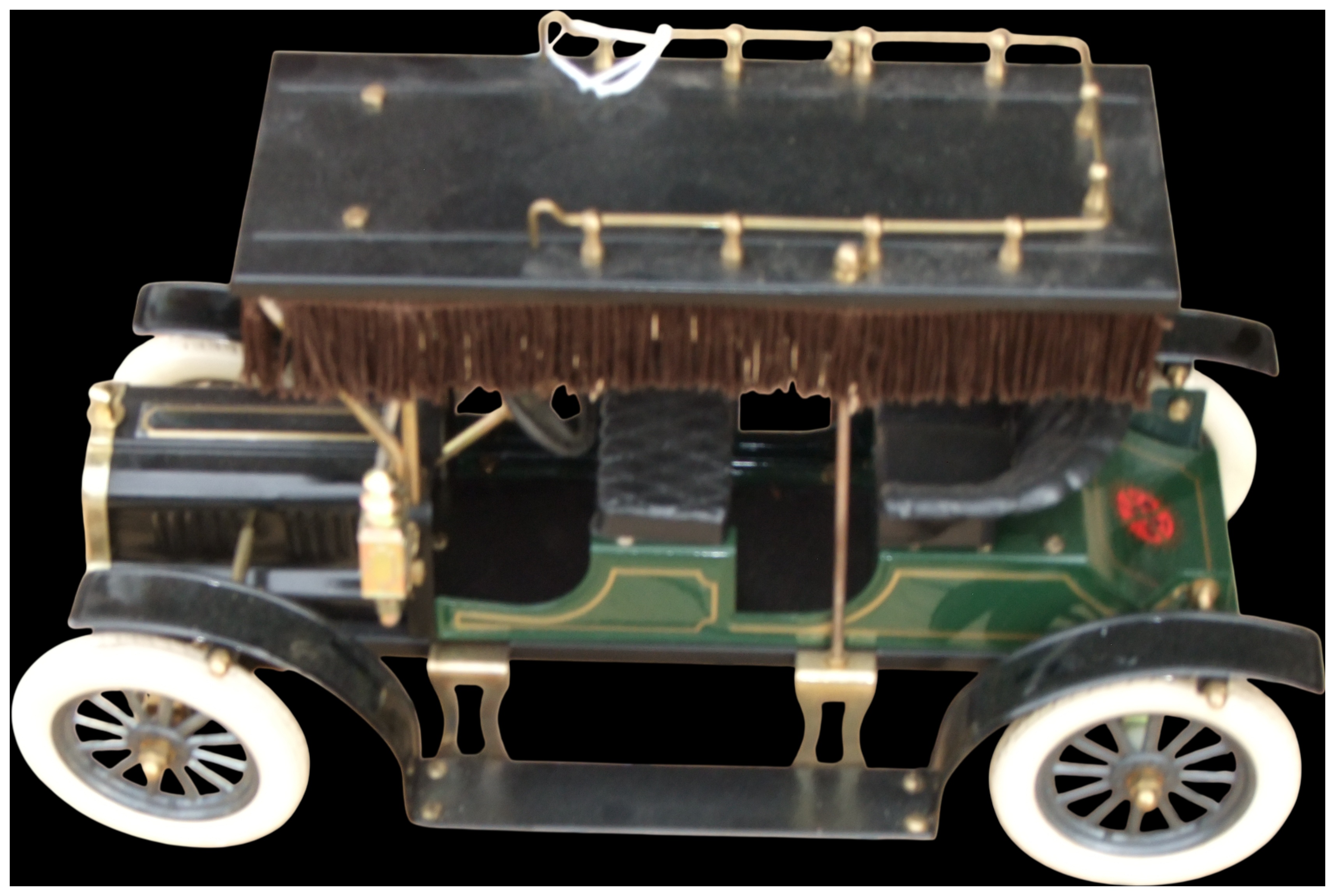 No reserve. Vintage Veteran Style Open Tourer Model Car with Surrey Top
