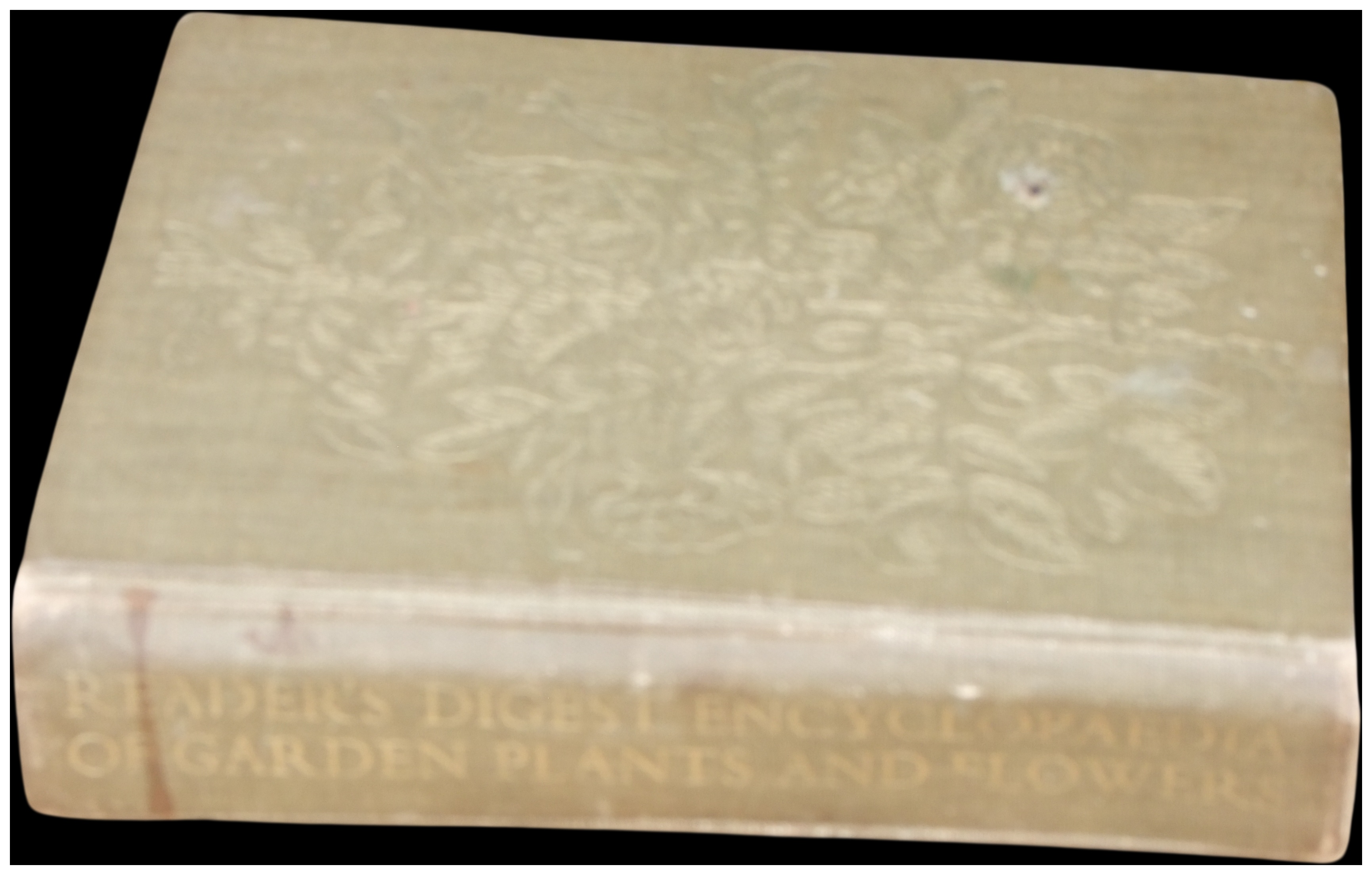 No reserve. Reader's Digest Association. Reader's Digest Encyclopaedia of Garden Plants and Flowers. Reader's Digest Association, Ltd., c. 1971.
