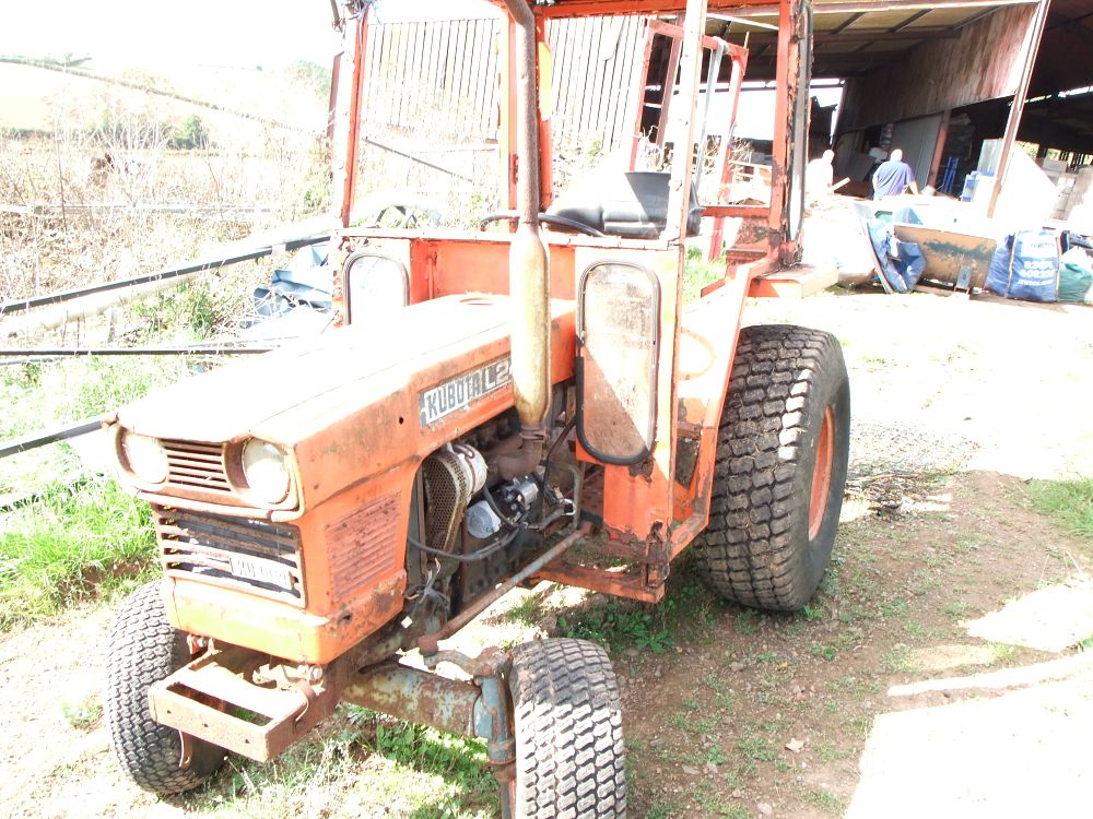 Lot 102: Kubota L2 Series 2WD Compact Utility Tractor with Enclosed Cab