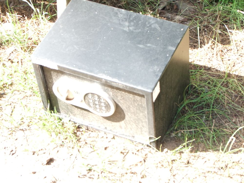 Lot 98: STL Contemporary Digital Electronic Steel Security Safe