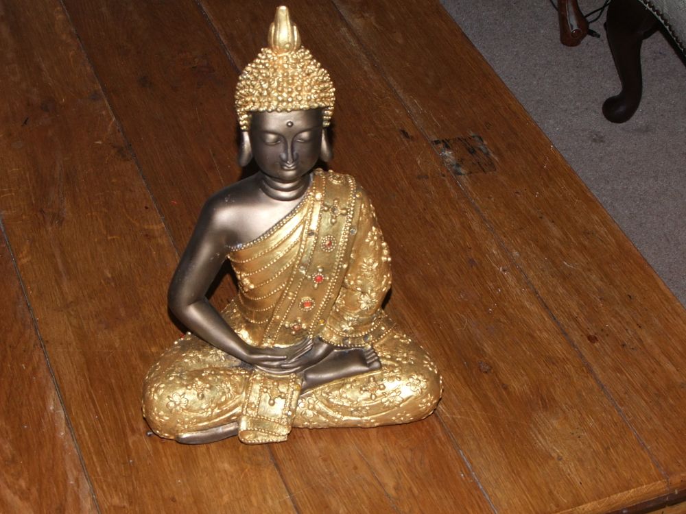Lot 46: Contemporary Southeast Asian style cast resin Buddha figure in meditation