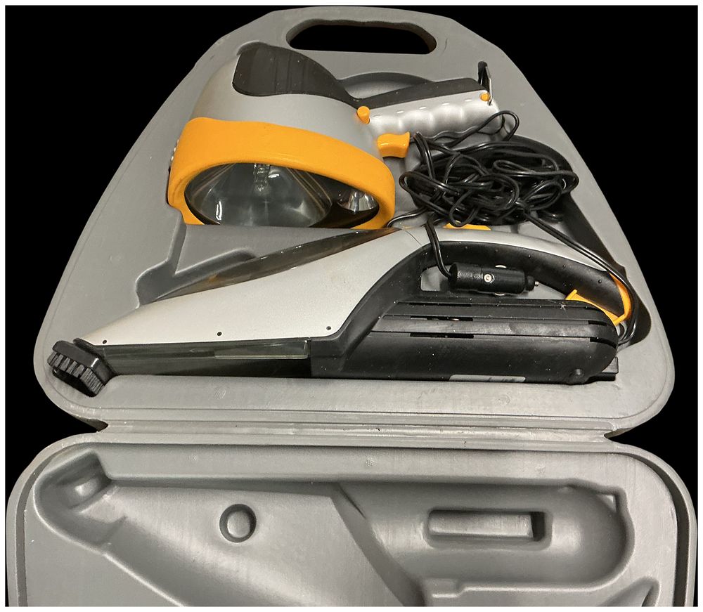 Lot 241: A 12V Automotive Accessory Kit with Spotlight and Vacuum Cleaner
