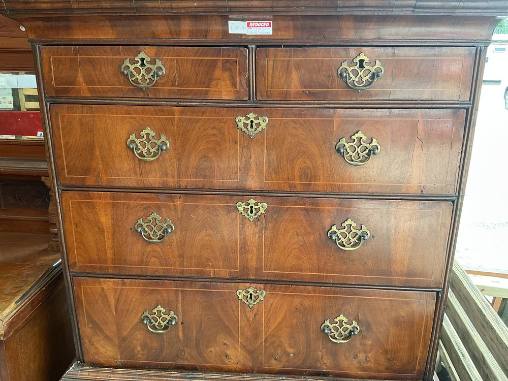 Lot 300: No reserve. A George III Style Mahogany and Crossbanded Chest of Drawers