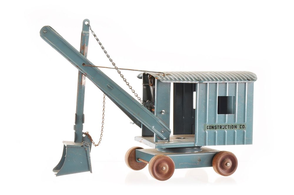 Lot 290: Structo Blue Steam Shovel in Pressed Steel