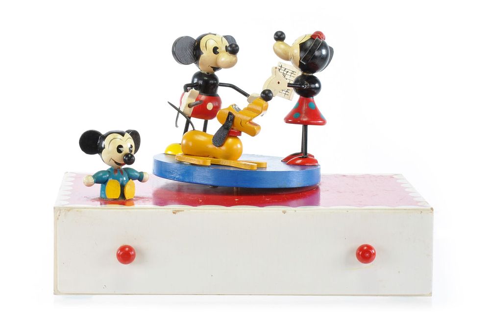 Lot 342: Vintage Walt Disney's Mickey, Minnie, & Pluto Musical Jewelry Box Japanese